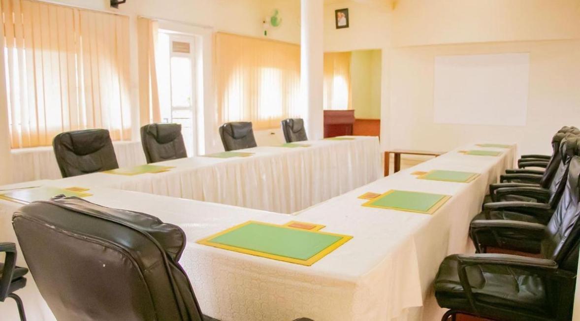 Country Lake Resort Garuga 엔테베 외부 사진