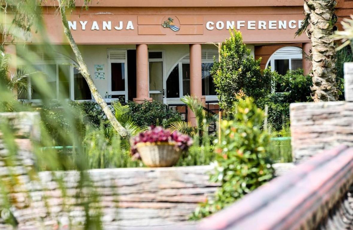 Country Lake Resort Garuga 엔테베 외부 사진
